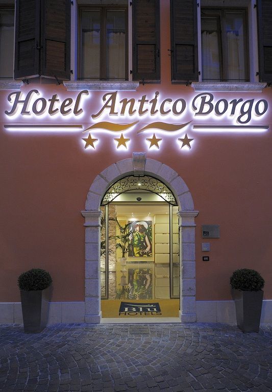 Antico Borgo Hotel 4*